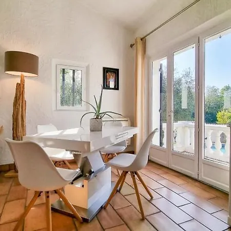 La Dolce 11 Sleeps Pool & Landscaped Garden Villa