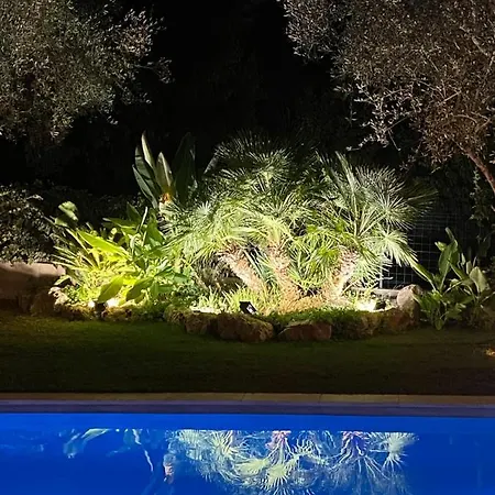 La Dolce 11 Sleeps Pool & Landscaped Garden Villa *