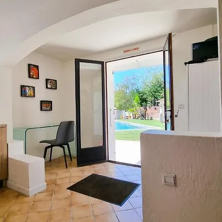 La Dolce 11 Sleeps Pool & Landscaped Garden Villa *